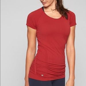 Athleta burgundy speed light tee side ruching sm